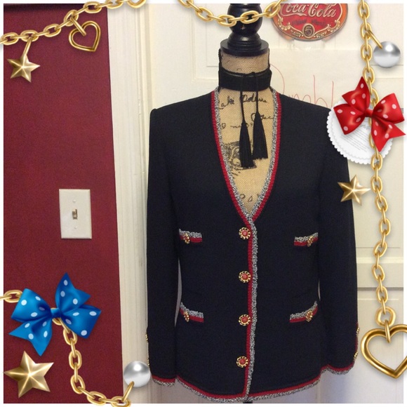 St. John Collection Sweaters - ❤️Gorgeous St. John Collection Cardigan ❤️